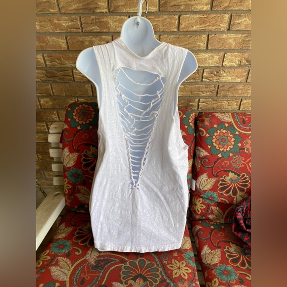 Cage Back Tank sz L/XL - Picture 3 of 3